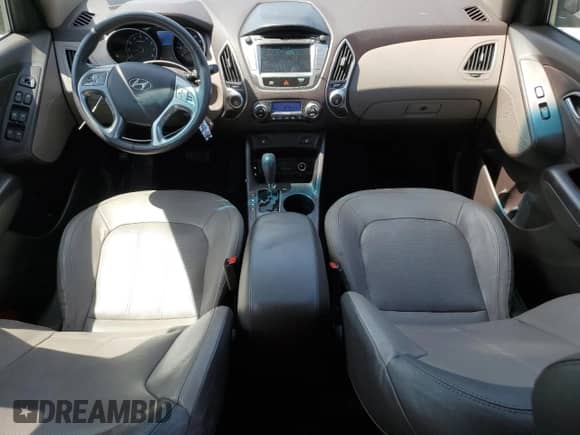 2012 Hyundai Tucson GLS z VIN KM8JU3AC5CU343138, wystawiony jako Copart lot #68009914 z przebiegiem 65 276 mil mil oraz Szkoda całkowita • Salvage title. Historia ofert i sprzedaży dostępna na DreamBid. Obrazek 8.