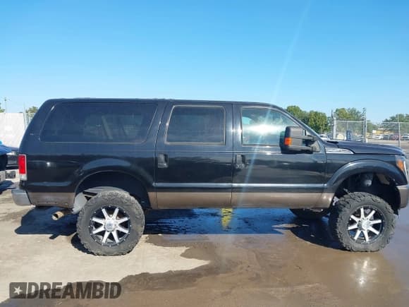 ✅ 2005 Ford Excursion Eddie Bauer • VIN: 1FMSU45P25EA84323 • Lot: 43915927. Listed on IAAI with 149,891 mi. Free auction sales archive from the USA and detailed vehicle history report at DreamBid. Image 13.