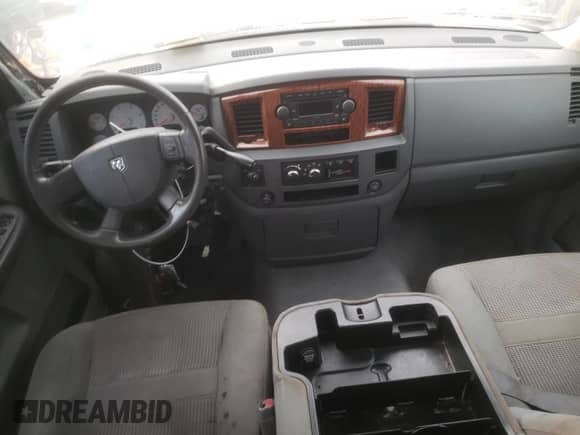 2006 Dodge 3500 SLT z VIN 3D7LX38C86G110538, wystawiony jako Copart lot #44110125 z przebiegiem Nie podano mil oraz Czysty tytuł • Clean title. Historia ofert i sprzedaży dostępna na DreamBid. Obrazek 8.