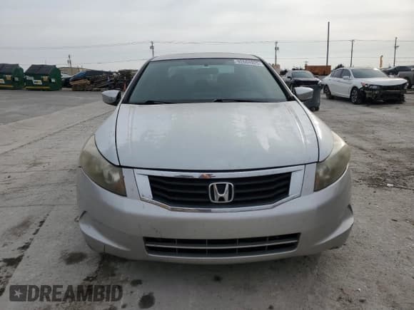 ✅ 2008 Honda Accord LX-P • VIN: 1HGCP26418A067745 • Лот: 92604925. Опубликован ранее на Copart с пробегом 173 912 миль. Бесплатный доступ к архиву аукционных продаж из США и подробный отчёт об истории автомобиля на DreamBid. Изображение 5.