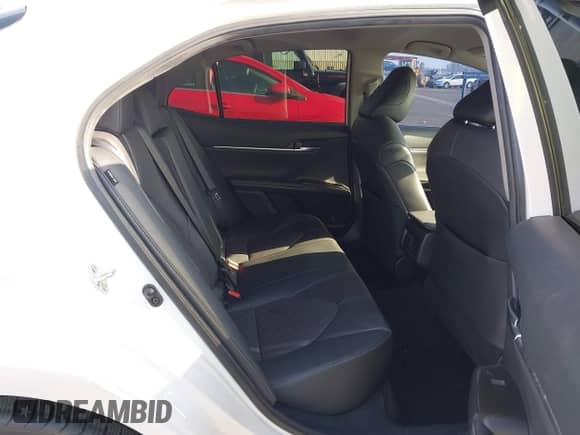 2021 Toyota Camry XSE z VIN 4T1K61AK4MU438222, wystawiony jako IAAI lot #43237160 z przebiegiem 49 103 mil mil oraz . Historia ofert i sprzedaży dostępna na DreamBid. Obrazek 8.