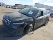 ✅ 2016 Jeep Cherokee Latitude • VIN: 1C4PJMCS7GW144460 • Lot: 40692482. Wystawiony na IAAI z przebiegiem 100 450 mil. Bezpłatny archiwum sprzedaży aukcyjnych z USA i szczegółowy raport historii pojazdu na DreamBid. Zdjęcie 2.