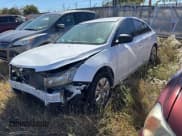 ✅ 2016 Chevrolet Cruze LS • VIN: 1G1PC5SH3G7183037 • Лот: 43604995. Опубликован ранее на IAAI с пробегом 113 479 миль. Бесплатный доступ к архиву аукционных продаж из США и подробный отчёт об истории автомобиля на DreamBid. Изображение 2.