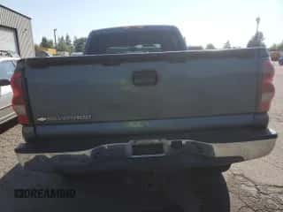 2007 Chevrolet Silverado 1500HD LT2 с VIN 1GCGK13U17F143561, выставлен на аукционе Copart как лот 70620725 с пробегом 140 242 миль миль и Списание • Salvage title. История ставок и продаж доступна на DreamBid. Изображение 6.