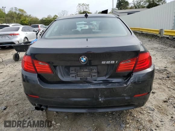 ✅ 2012 BMW 5 Series 528i xDrive • VIN: WBAXH5C59CDW02028 • Лот: 83817815. Опубликован ранее на Copart с пробегом 184 007 миль. Бесплатный доступ к архиву аукционных продаж из США и подробный отчёт об истории автомобиля на DreamBid. Изображение 6.