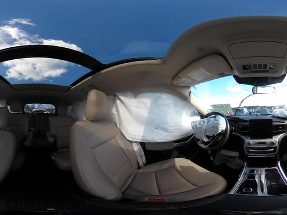 ✅ 2023 Ford Explorer XLT • VIN: 1FMSK8DH7PGB42800 • Lot: 43489525. Wystawiony na IAAI z przebiegiem 35 436 mil. Bezpłatny archiwum sprzedaży aukcyjnych z USA i szczegółowy raport historii pojazdu na DreamBid. Zdjęcie 18.