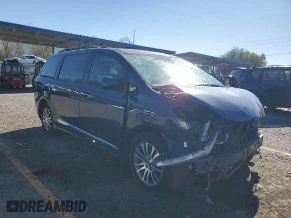 ✅ 2018 Toyota Sienna XLE Auto Access Seat • VIN: 5TDYZ3DC2JS929068 • Lot: 72091055. Listed on Copart with 80,417 mi. Free auction sales archive from the USA and detailed vehicle history report at DreamBid. Image 4.