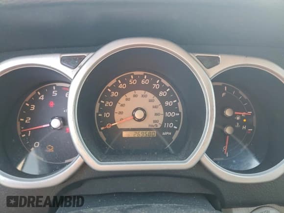 ✅ 2005 Toyota 4Runner SR5 • VIN: JTEZU14RX50059795 • Lot: 94414805. Wystawiony na Copart z przebiegiem 269 580 mil. Bezpłatny archiwum sprzedaży aukcyjnych z USA i szczegółowy raport historii pojazdu na DreamBid. Zdjęcie 9.