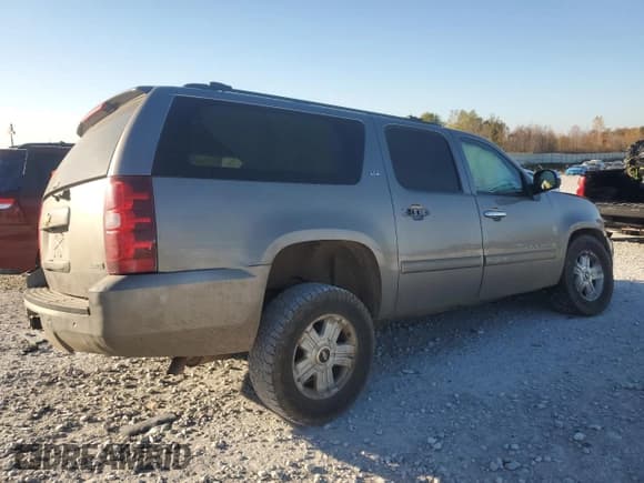 ✅ 2007 Chevrolet Suburban LTZ • VIN: 3GNFK16347G308507 • Лот: 90425615. Опубликован ранее на Copart с пробегом Не указан. Бесплатный доступ к архиву аукционных продаж из США и подробный отчёт об истории автомобиля на DreamBid. Изображение 3.