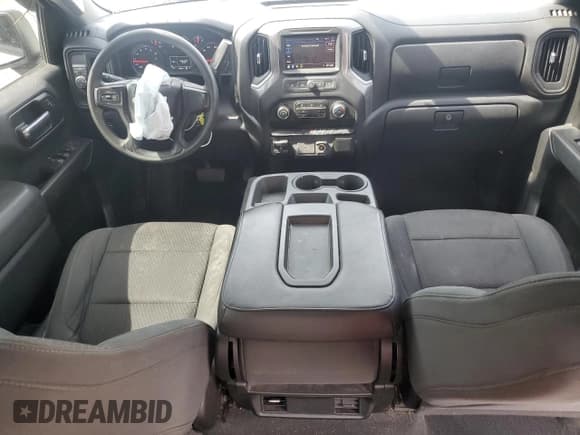 ✅ 2020 Chevrolet Silverado 1500 Custom • VIN: 1GCPWBEF6LZ260957 • Lot: 61503355. Wystawiony na Copart z przebiegiem 107 929 mil. Bezpłatny archiwum sprzedaży aukcyjnych z USA i szczegółowy raport historii pojazdu na DreamBid. Zdjęcie 8.