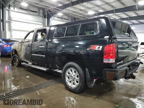 ✅ 2014 GMC Sierra 3500HD SRW Denali • VIN: 1GT426E83EF190507 • Лот: 85589364. Опубликован ранее на Copart с пробегом Не указан. Бесплатный доступ к архиву аукционных продаж из США и подробный отчёт об истории автомобиля на DreamBid. Изображение 2.