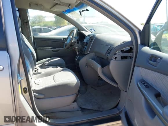 ✅ 2006 Toyota Sienna LE • VIN: 5TDZA23C56S465563 • Lot: 43678555. Listed on IAAI with 63,352 mi. Free auction sales archive from the USA and detailed vehicle history report at DreamBid. Image 5.