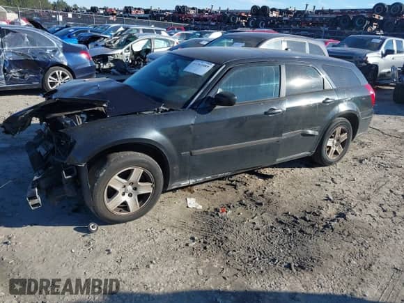 2005 Dodge Magnum SE с VIN 2D4FV48V35H581809, выставлен на аукционе IAAI как лот 41261089 с пробегом Не указан миль и . История ставок и продаж доступна на DreamBid. Изображение 2.