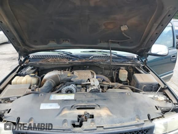 ✅ 2001 Chevrolet Silverado 2500HD • VIN: 1GCHK23181F181800 • Lot: 62753325. Wystawiony na Copart z przebiegiem 206 826 mil. Bezpłatny archiwum sprzedaży aukcyjnych z USA i szczegółowy raport historii pojazdu na DreamBid. Zdjęcie 11.