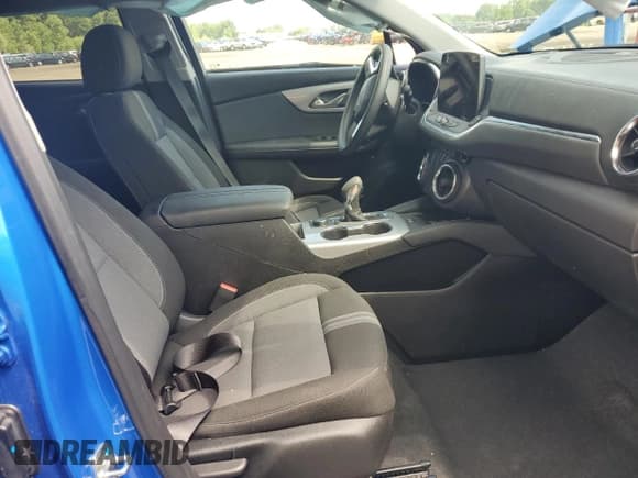 ✅ 2024 Chevrolet Blazer LT • VIN: 3GNKBCR4XRS285880 • Lot: 68721895. Listed on Copart with 2,976 mi. Free auction sales archive from the USA and detailed vehicle history report at DreamBid. Image 7.