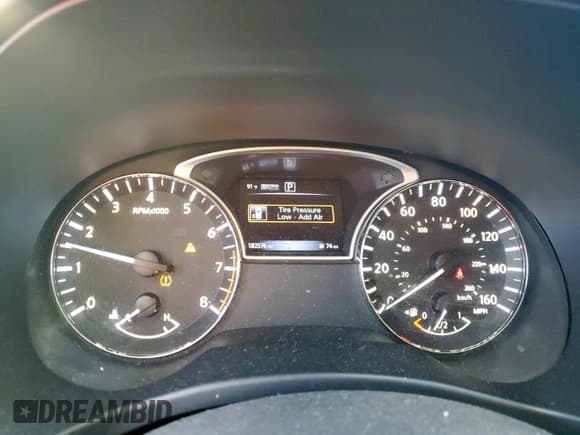 ✅ 2018 Nissan Pathfinder S • VIN: 5N1DR2MM5JC655699 • Lot: 92647835. Wystawiony na Copart z przebiegiem 182 576 mil. Bezpłatny archiwum sprzedaży aukcyjnych z USA i szczegółowy raport historii pojazdu na DreamBid. Zdjęcie 9.