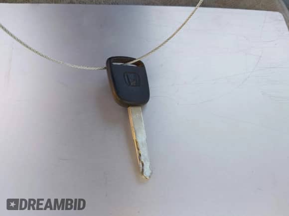 2004 Honda Pilot LX with VIN 2HKYF18104H505212, listed as a IAAI auction lot 43217698 with 137,680 mi miles and . Bid and sale history available at DreamBid. Image 11.