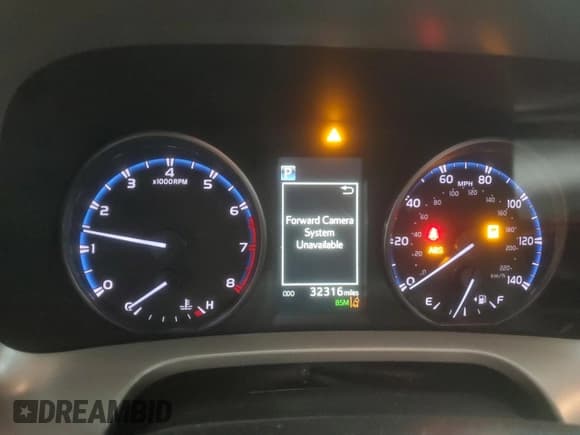 ✅ 2018 Toyota RAV4 XLE • VIN: 2T3RFREV6JW703002 • Лот: 92636325. Опубликован ранее на Copart с пробегом 32 316 миль. Бесплатный доступ к архиву аукционных продаж из США и подробный отчёт об истории автомобиля на DreamBid. Изображение 9.