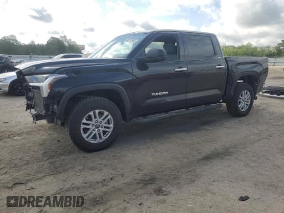 ✅ 2022 Toyota Tundra SR5 • VIN: 5TFLA5DB4NX028319 • Лот: 60737985. Опубликован ранее на Copart с пробегом 52 026 миль. Бесплатный доступ к архиву аукционных продаж из США и подробный отчёт об истории автомобиля на DreamBid. Изображение 1.