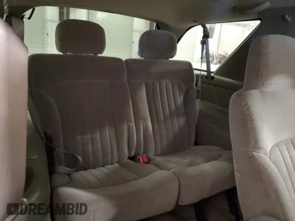 1999 Chevrolet Blazer LS z VIN 1GNCT18W9XK157387, wystawiony jako Copart lot #49667765 z przebiegiem 182 411 mil mil oraz Szkoda całkowita • Salvage title. Historia ofert i sprzedaży dostępna na DreamBid. Obrazek 11.