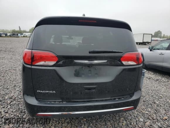 ✅ 2020 Chrysler Pacifica Touring • VIN: 2C4RC1FG4LR158893 • Lot: 81643275. Listed on Copart with 83,334 mi. Free auction sales archive from the USA and detailed vehicle history report at DreamBid. Image 6.