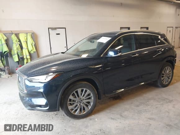 ✅ 2024 Infiniti QX50 Luxe • VIN: 3PCAJ5BB0RF102927 • Lot: 43442562. Wystawiony na IAAI z przebiegiem 11 946 mil. Bezpłatny archiwum sprzedaży aukcyjnych z USA i szczegółowy raport historii pojazdu na DreamBid. Zdjęcie 17.