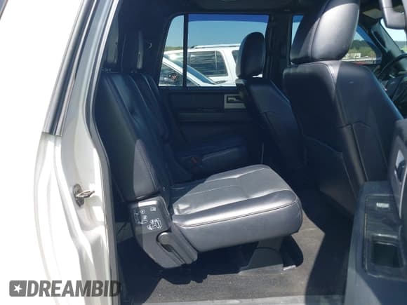 ✅ 2017 Ford Expedition Max Limited • VIN: 1FMJK1KT7HEA81097 • Lot: 41974420. Wystawiony na IAAI z przebiegiem 145 645 mil. Bezpłatny archiwum sprzedaży aukcyjnych z USA i szczegółowy raport historii pojazdu na DreamBid. Zdjęcie 8.