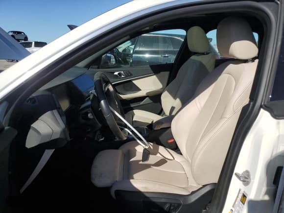 ✅ 2023 BMW 2 Series 228i xDrive • VIN: WBA73AK09P7M69921 • Lot: 75326594. Listed on Copart with 11,514 mi. Free auction sales archive from the USA and detailed vehicle history report at DreamBid. Image 7.