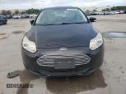 ✅ 2013 Ford Focus Electric • VIN: 1FADP3R4XDL139888 • Lot: 74969204. Wystawiony na Copart z przebiegiem 74 337 mil. Bezpłatny archiwum sprzedaży aukcyjnych z USA i szczegółowy raport historii pojazdu na DreamBid. Zdjęcie 5.