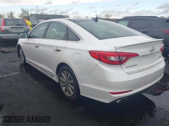✅ 2016 Hyundai Sonata Sport • VIN: 5NPE34AF8GH332675 • Lot: 43559315. Listed on IAAI with 98,493 mi. Free auction sales archive from the USA and detailed vehicle history report at DreamBid. Image 3.