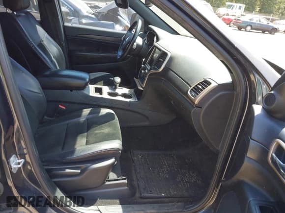 ✅ 2015 Jeep Grand Cherokee Laredo • VIN: 1C4RJEAG5FC727879 • Lot: 43137127. Listed on IAAI with 170,748 mi. Free auction sales archive from the USA and detailed vehicle history report at DreamBid. Image 5.