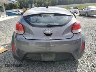 ✅ 2015 Hyundai Veloster • VIN: KMHTC6AD2FU239099 • Lot: 76230434. Wystawiony na Copart z przebiegiem 142 439 mil. Bezpłatny archiwum sprzedaży aukcyjnych z USA i szczegółowy raport historii pojazdu na DreamBid. Zdjęcie 6.
