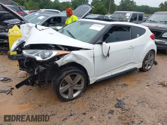 ✅ 2013 Hyundai Veloster Turbo • VIN: KMHTC6AE8DU096682 • Lot: 42974837. Wystawiony na IAAI z przebiegiem 77 365 mil. Bezpłatny archiwum sprzedaży aukcyjnych z USA i szczegółowy raport historii pojazdu na DreamBid. Zdjęcie 16.