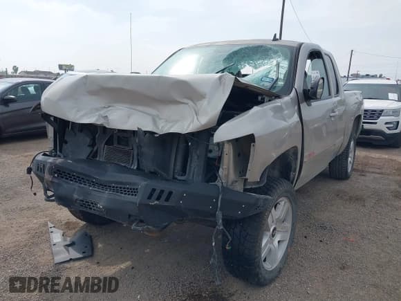 ✅ 2008 Chevrolet Silverado 1500 • VIN: 1GCEC19YX8Z293442 • Lot: 41645039. Wystawiony na IAAI z przebiegiem 128 008 mil. Bezpłatny archiwum sprzedaży aukcyjnych z USA i szczegółowy raport historii pojazdu na DreamBid. Zdjęcie 18.