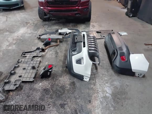 ✅ 2021 Jeep Renegade Limited • VIN: ZACNJDD19MPM23265 • Lot: 42091164. Listed on IAAI with 19,217 mi. Free auction sales archive from the USA and detailed vehicle history report at DreamBid. Image 20.