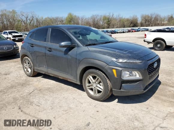 ✅ 2020 Hyundai Kona SE • VIN: KM8K12AA4LU506514 • Lot: 46989344. Wystawiony na Copart z przebiegiem 55 826 mil. Bezpłatny archiwum sprzedaży aukcyjnych z USA i szczegółowy raport historii pojazdu na DreamBid. Zdjęcie 4.