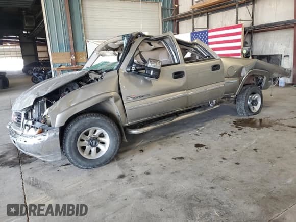 ✅ 2002 GMC Sierra 2500HD SLE • VIN: 1GTHK23192F165915 • Лот: 70876275. Опубликован ранее на Copart с пробегом 196 921 миль. Бесплатный доступ к архиву аукционных продаж из США и подробный отчёт об истории автомобиля на DreamBid. Изображение 1.