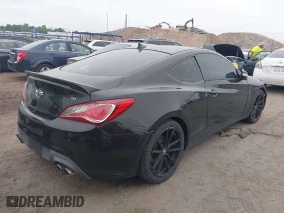 ✅ 2013 Hyundai Genesis Coupe R-Spec • VIN: KMHHU6KJ0DU105695 • Lot: 42605527. Wystawiony na IAAI z przebiegiem 115 875 mil. Bezpłatny archiwum sprzedaży aukcyjnych z USA i szczegółowy raport historii pojazdu na DreamBid. Zdjęcie 4.