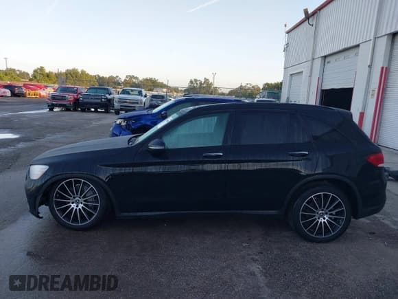 ✅ 2021 Mercedes-Benz GLC 300 • VIN: W1N0G8DB3MV286028 • Лот: 43506422. Опубликован ранее на IAAI с пробегом 84 611 миль. Бесплатный доступ к архиву аукционных продаж из США и подробный отчёт об истории автомобиля на DreamBid. Изображение 14.