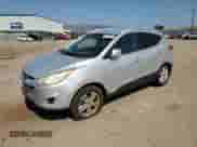2011 Hyundai Tucson GLS z VIN KM8JUCAC6BU156523, wystawiony jako Copart lot #66188215 z przebiegiem 219 320 mil mil oraz Czysty tytuł • Clean title. Historia ofert i sprzedaży dostępna na DreamBid. Obrazek 1.