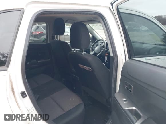 ✅ 2018 Mitsubishi Outlander ES • VIN: JA4AP3AU2JU021357 • Lot: 43665489. Wystawiony na IAAI z przebiegiem 143 651 mil. Bezpłatny archiwum sprzedaży aukcyjnych z USA i szczegółowy raport historii pojazdu na DreamBid. Zdjęcie 8.