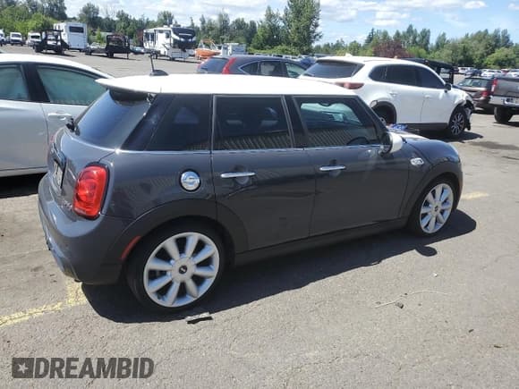 ✅ 2016 MINI Hardtop 4 Door S • VIN: WMWXU3C55G2D30419 • Лот: 63414495. Опубликован ранее на Copart с пробегом 70 945 миль. Бесплатный доступ к архиву аукционных продаж из США и подробный отчёт об истории автомобиля на DreamBid. Изображение 3.