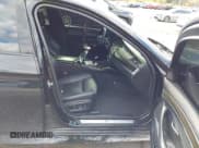 ✅ 2016 BMW 5 Series 550i xDrive • VIN: WBAKP9C5XGD980126 • Lot: 43567631. Wystawiony na IAAI z przebiegiem Nie podano. Bezpłatny archiwum sprzedaży aukcyjnych z USA i szczegółowy raport historii pojazdu na DreamBid. Zdjęcie 5.