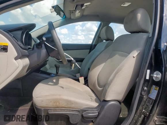 ✅ 2010 Kia Forte EX • VIN: KNAFU4A25A5232519 • Лот: 85185105. Опубликован ранее на Copart с пробегом 212 115 миль. Бесплатный доступ к архиву аукционных продаж из США и подробный отчёт об истории автомобиля на DreamBid. Изображение 7.