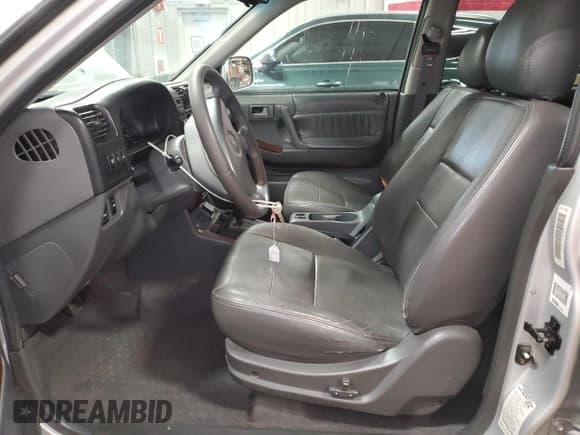 ✅ 2001 Honda Passport LX • VIN: 4S6DM58W814406889 • Lot: 84244735. Listed on Copart with 158,711 mi. Free auction sales archive from the USA and detailed vehicle history report at DreamBid. Image 7.
