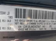 ✅ 2019 Jeep Cherokee Altitude • VIN: 1C4PJMLXXKD437947 • Lot: 43739628. Wystawiony na IAAI z przebiegiem 125 361 mil. Bezpłatny archiwum sprzedaży aukcyjnych z USA i szczegółowy raport historii pojazdu na DreamBid. Zdjęcie 9.