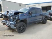 ✅ 2022 Chevrolet Silverado 1500 Custom Trail Boss • VIN: 3GCPYCELXNG194289 • Lot: 57876245. Wystawiony na Copart z przebiegiem 91 290 mil. Bezpłatny archiwum sprzedaży aukcyjnych z USA i szczegółowy raport historii pojazdu na DreamBid. Zdjęcie 1.