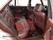 ✅ 1990 Mercedes-Benz 560 • VIN: WDBCA39E7LA517710 • Lot: 85307074. Listed on Copart with 225,233 mi. Free auction sales archive from the USA and detailed vehicle history report at DreamBid. Image 10.