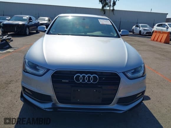 ✅ 2015 Audi A4 Premium • VIN: WAUBFAFL3FN009007 • Lot: 42938494. Wystawiony na IAAI z przebiegiem 154 161 mil. Bezpłatny archiwum sprzedaży aukcyjnych z USA i szczegółowy raport historii pojazdu na DreamBid. Zdjęcie 13.