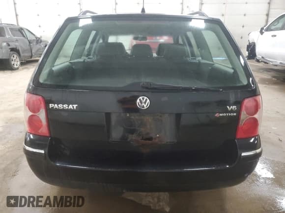 ✅ 2005 Volkswagen Passat GLX • VIN: WVWYU63B75E103787 • Lot: 48362545. Wystawiony na Copart z przebiegiem 217 262 mil. Bezpłatny archiwum sprzedaży aukcyjnych z USA i szczegółowy raport historii pojazdu na DreamBid. Zdjęcie 6.
